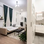 Apartman Kl31 - Urban Escape - Prime Location - Klauzal Square By Bqa *