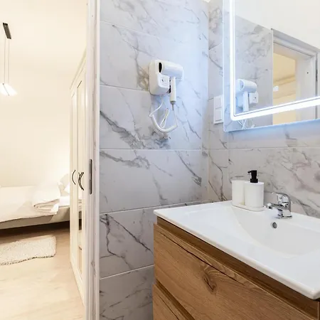 Kl31 - Urban Escape - Prime Location - Klauzál Square By Bqa Budapest