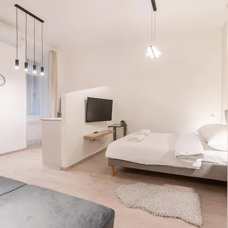 Kl31 - Urban Escape - Prime Location - Klauzal Square By Bqa