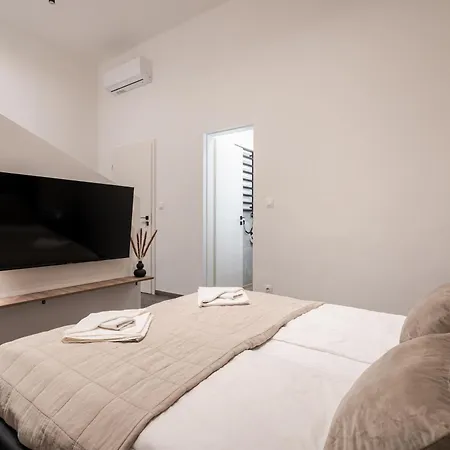 Kl31 - Urban Escape - Prime Location - Klauzal Square By Bqa *