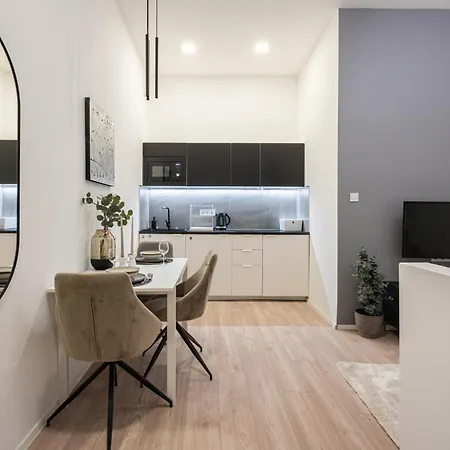 Kl31 - Urban Escape - Prime Location - Klauzal Square By Bqa Apartmán