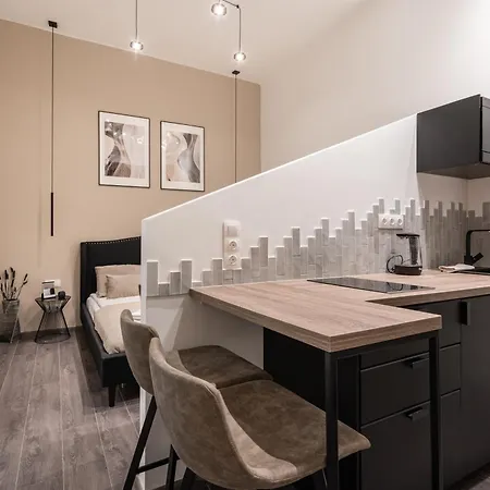 Kl31 - Urban Escape - Prime Location - Klauzal Square By Bqa *