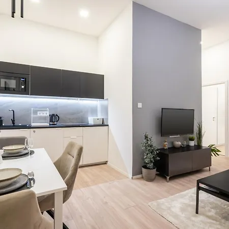 Kl31 - Urban Escape - Prime Location - Klauzal Square By Bqa *