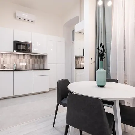 Kl31 - Urban Escape - Prime Location - Klauzal Square By Bqa 부다페스트