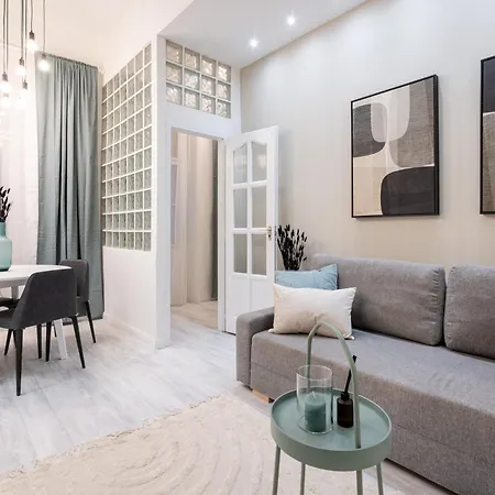 Kl31 - Urban Escape - Prime Location - Klauzal Square By Bqa 부다페스트