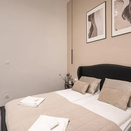 Kl31 - Urban Escape - Prime Location - Klauzal Square By Bqa *