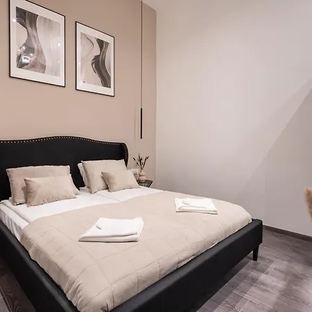 Kl31 - Urban Escape - Prime Location - Klauzal Square By Bqa 아파트 *