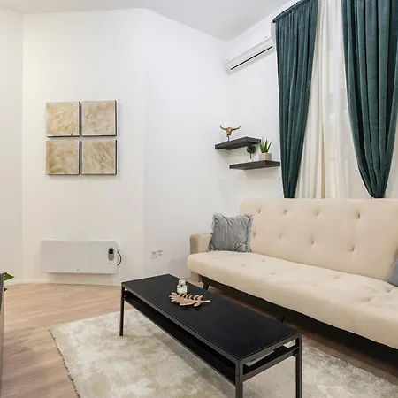 Kl31 - Urban Escape - Prime Location - Klauzal Square By Bqa *