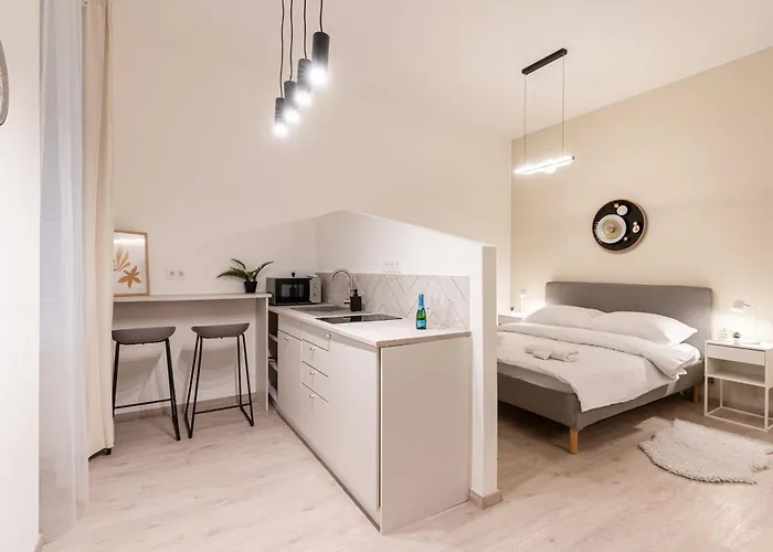 Kl31 - Urban Escape - Prime Location - Klauzal Square By Bqa *