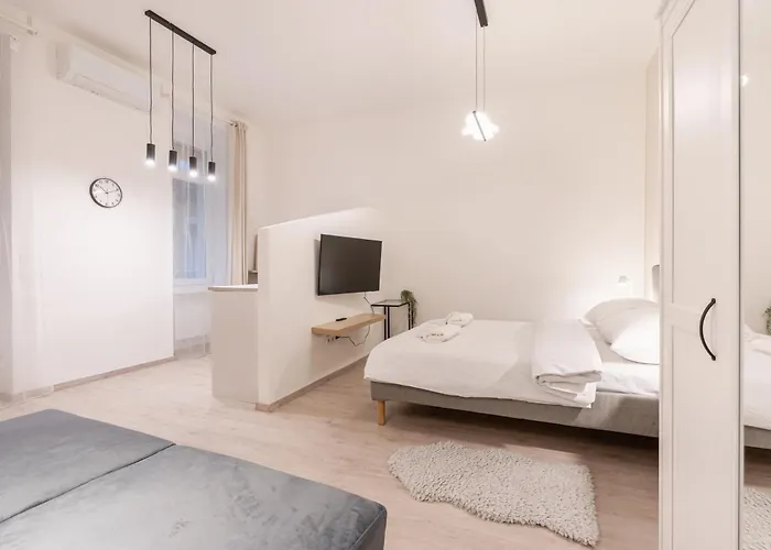 Kl31 - Urban Escape - Prime Location - Klauzal Square By Bqa