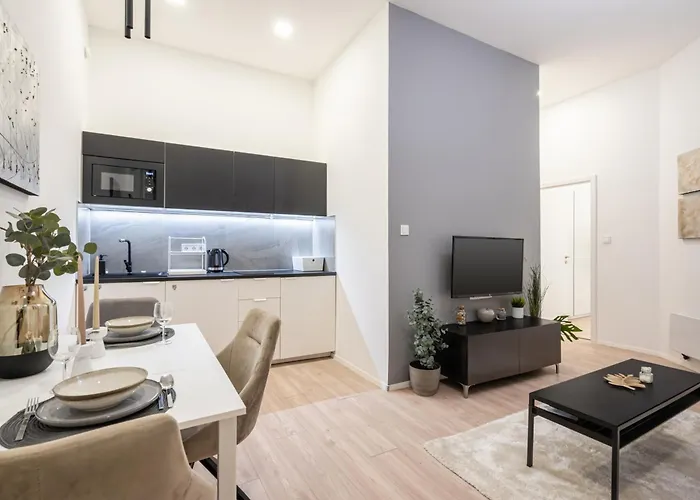Kl31 - Urban Escape - Prime Location - Klauzal Square By Bqa *