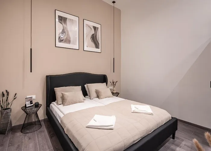 Kl31 - Urban Escape - Prime Location - Klauzal Square By Bqa * Budapest